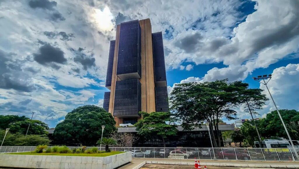 copom-eleva-juros-basicos-economia-para-14-75-ano-a-previsao-e-que-a-inflacao-oficial-devera-fechar-o-ano-em-5-53-por-cento-foto-rafa-neddermeyer-agencia-brasil