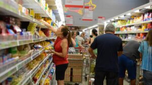 inflacao-perde-forca-pelo-2o-mes-seguido-e-fecha-abril-em-0-43-no-periodo-de-12-meses-inflacao-oficial-soma-5-53-foto-tania-rego-abr-tvt-news