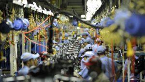 Da Redação 16 desconhecimento-de-direitos-basicos-e-desafio-para-trabalhadores-ha-toda-uma-geracao-que-nao-sabe-o-que-e-13-alerta-advogado-foto-jose-paulo-lacerda-cni-tvt-news