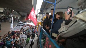 professores-da-rede-publica-de-sp-seguem-em-luta-por-melhores-condicoes-de-trabalho-professores-aprovaram-a-participacao-no-ato-unificado-do-funcionalismo-publico-marcado-para-o-dia-27-de-junho-foto-apeoesp-tvt-news