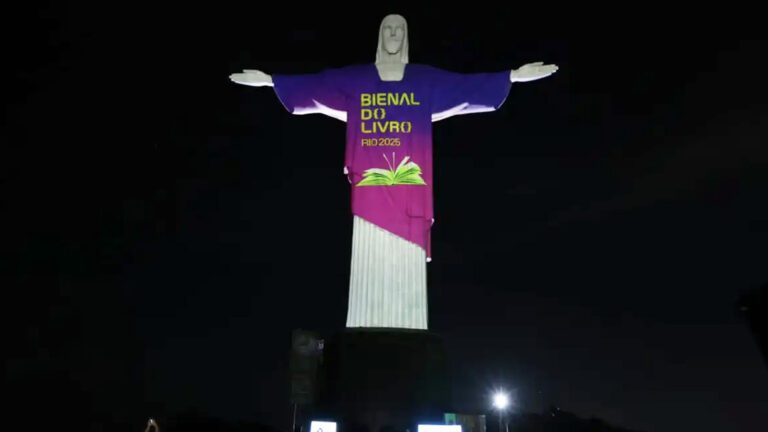 bienal-do-livro-do-rio-parque-diversoes-literario-200-horas-atracoes-bienal-homenageia-renomado-jornalista-escritor-ruy-castro-lancar-dois-livros-durante-evento-divulgacao-bienal-livro-rio-tvt-news