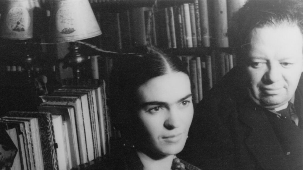 Dia dos Namorados: conheça os casais das lutas populares 8 dia-dos-namorados-conheca-os-casais-das-lutas-populares-diego-rivera-e-frida-kahlo-referencias-de-arte-e-engajamento-politico-no-mexico-imagem-wikimedia-commons-tvt-news