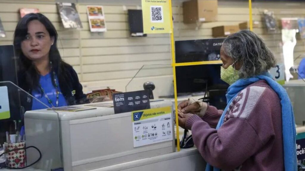 fraude-no-inss-correios-ja-atenderam-300-mil-aposentados-atendimento-nas-agencias-dos-correios-comecou-na-ultima-sexta-30-foto-antonio-cruz-abr-tvt-news