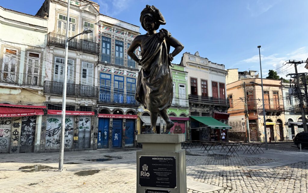 BNDES anuncia vencedores de concurso para requalificar área da Pequena África no Rio 1 pequena-africa-largo-sao-francisco-prainha-centro-estatua-mercedes-baptista-primeira-bailarina-negra-theatro-municipal-andre-matheus-arquivo