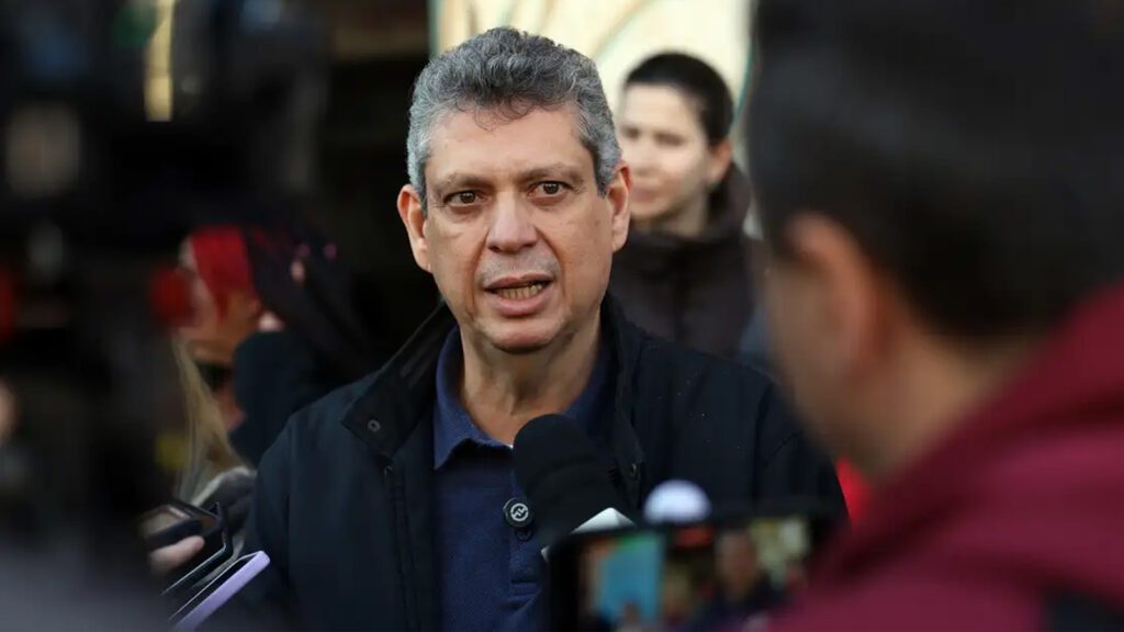 marcio-macedo-visita-favela-moinho-presidente-lula-iof-decreto-rovena-rosa-agencia-brasil