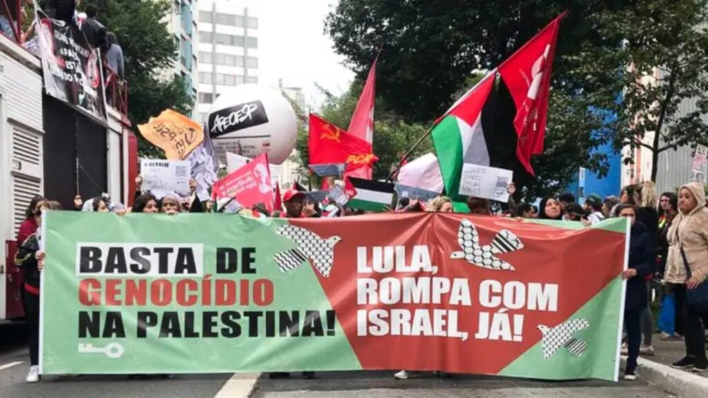 manifestantes-fazem-ato-pro-gaza-em-sao-paulo--manifestantes-defenderam-que-governo-brasileiro-rompa-as-relacoes-comerciais--foto-guilherme-jeronymo-agencia-brasil