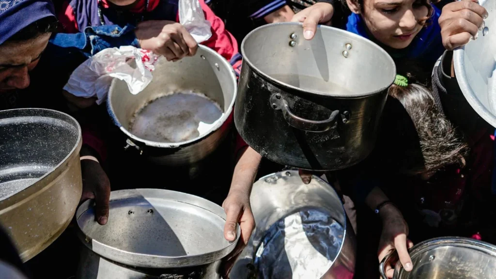 gaza-dezenas-de-palestinos-sao-massacrados-em-distribuicao-de-alimentos-pdezenas-de-palestinos-massacrados-em-locais-de-distribuicao-de-alimentos-apoiados-pelos-eua-e-israel-imagem-msf-tvt-news