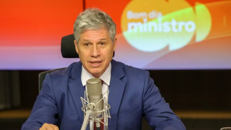 ministro-rebate-criticas-a-alternativas-para-elevacao-do-iof-quem-financia-sua-safra-nas-lca-e-exportador-frisou-o-ministro-foto-fabio-rodrigues-pozzebom-abr-tvt-news