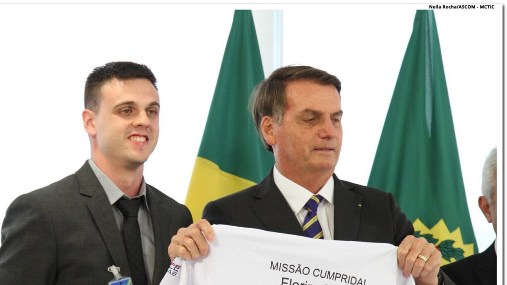 bolsonaro-buscava-fraude-nas-urnas-para-justificar-intervencao-durante-interrogatorio-mauro-cid-afirmou-que-bolsonaro-buscava-provar-fraude-nas-urnas-para-justificar-a-intervencao-militar-foto-ministerio-da-ciencia-e-tecnologia-em-11-02-2020-via-wikimedia-commons-tvt-news