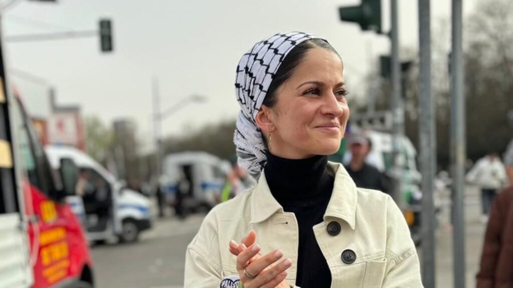 Flotilha pela Liberdade é interceptada por Israel: conheça os ativistas que estavam na missão 4 ativista-yasemin-acar-divulgacao-refuge-worldwide-tvt-news