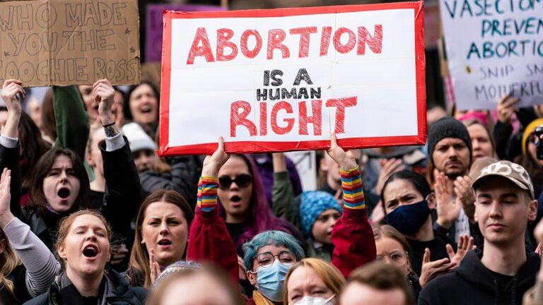 aborto-parlamento-reino-unido-descriminalizacao-aborto-parlamento-reino-unido-descriminalizacao-100-mulheres-foram-investigadas-por-suspeita-de-aborto-nos-ultimos-cinco-anos-foto:-matt-hrkac-wikimedia-commons-tvt-news