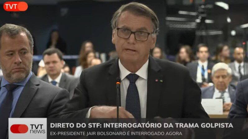 Bolsonaro no banco dos réus pela trama do golpe 3 bolsonaro-no-banco-dos-reus-stf-ao-vivo-bolsonaro-responde-ao-interrogatorio-na-acao-penal-que-investiga-golpe-de-estado-imagem-reproducao-tvt-news-tv-justica-tvt-news