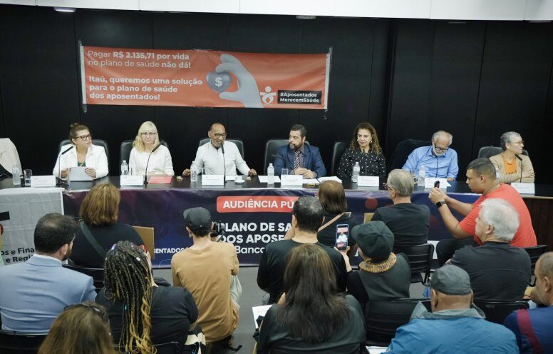 Aposentados do Itaú lotam audiência pública pelo direito à saúde 1 Itaú