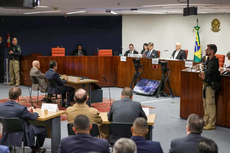 Garnier nega envolvimento em trama golpista: "me ative à minha função" 3 garnier-nega-envolvimento-em-trama-golpista-me-ative-a-minha-funcao-alexandre-de-moraes-interroga-reus-do-nucleo-1-na-acao-da-trama-golpista-foto-gustavo-moreno-stf-tvt-news