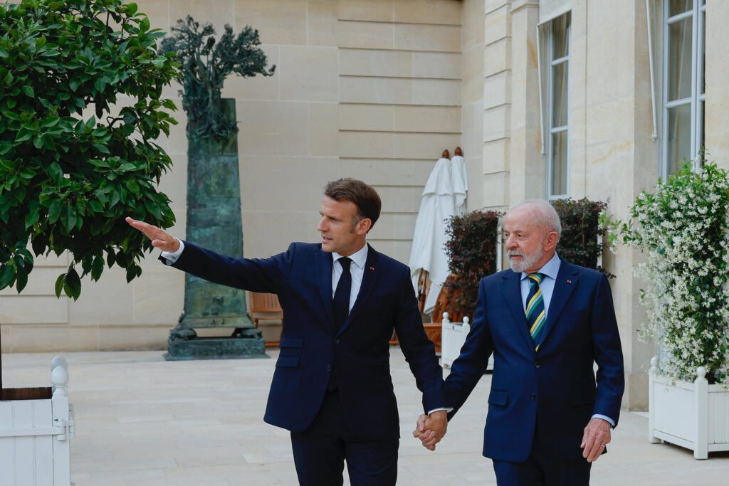 Lula e Macron: quase uma história de amor; veja novas fotos 7