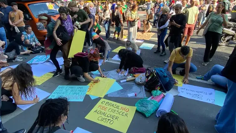 'PL da Devastação': manifestações denunciam retrocessos no meio ambiente 3 pl-da-devastacao-manifestacoes-denunciam-retrocessos-no-meio-ambiente-manifestantes-em-sp-afirmam-que-pl-da-devastacao-e-grande-retrocesso-ambiental-para-o-pais-foto-elaine-patricia-cruz-agencia-brasil-tvt-news