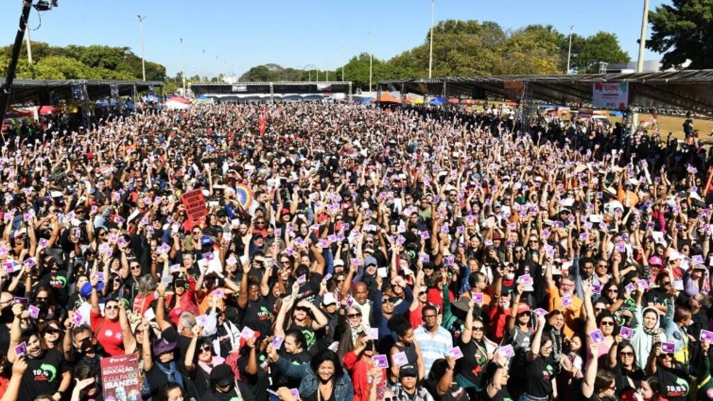 professores-do-df-aceitam-proposta-e-encerram-greve-greve-mostrou-mais-uma-vez-a-coragem-e-a-disposicao-de-luta-disse-diretora-foto-deva-garcia-sinpro-df-tvt-news