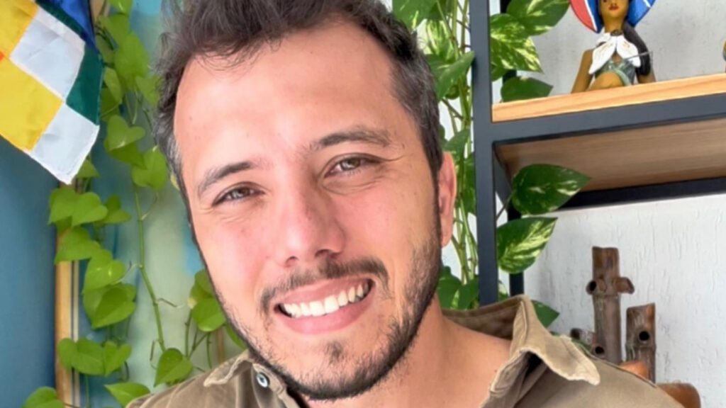 Flotilha pela Liberdade é interceptada por Israel: conheça os ativistas que estavam na missão 2 thiago-avila-conversa-sobre-gaza-no-jornal-tvt-news-o-ativista-brasileiro-thiago-avila-foto-facebook-reproducao-tvt-news