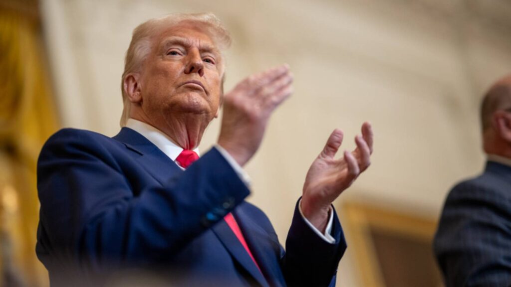 trump-impoe-tarifas-de-ate-40-a-importacoes-de-14-paises-ele-ainda-ameacou-incorporar-qualquer-retaliacao-tarifaria-a-aliquota-inicial-foto-daniel-torok-casa-branca-tvt-news