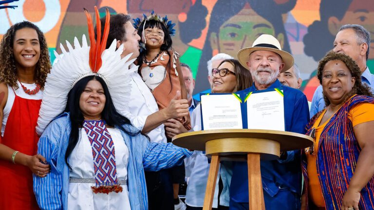 lula-anuncia-investimentos-em-educacao-para-comunidades-tradicionais-venho-aqui-reconhecer-os-saberes-do-povo-dessa-regiao-disse-lula-no-vale-do-jequitinhonha-tvt-news