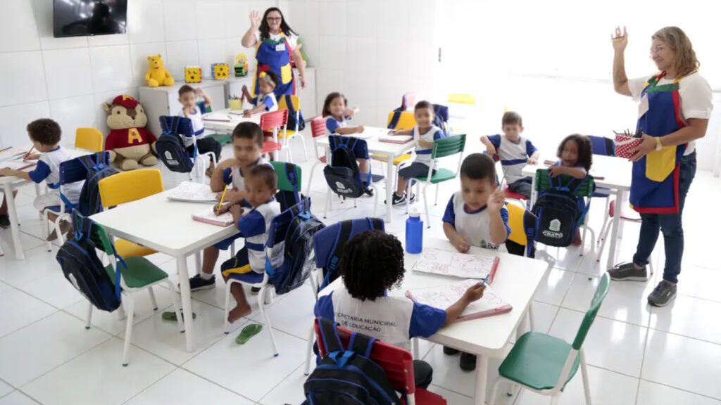 Em 35 anos, ECA trouxe avanços na proteção à criança e ao adolescente 4 em-35-anos-eca-avancos-protecao-crianca-adolescente-o-programa-crianca-alfabetizada-visa-garantir-a-alfabetizacao-ate-o-final-do-2º-ano-do-ensino-fundamental-foto-angelo-miguel-mec-tvt-news
