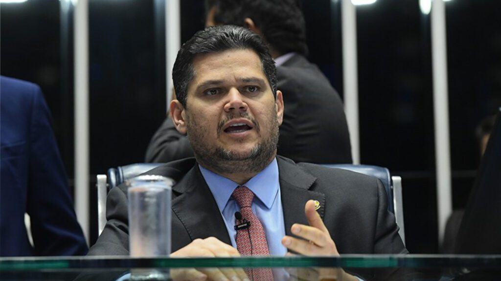 senado-adia-votacao-projeto-legaliza-jogo-do-bicho-davi-alcolumbre-adiou-a-votacao-devido-ao-quorum-baixo-do-plenario-foto:-carlos-moura-agencia-senado-tvt-news