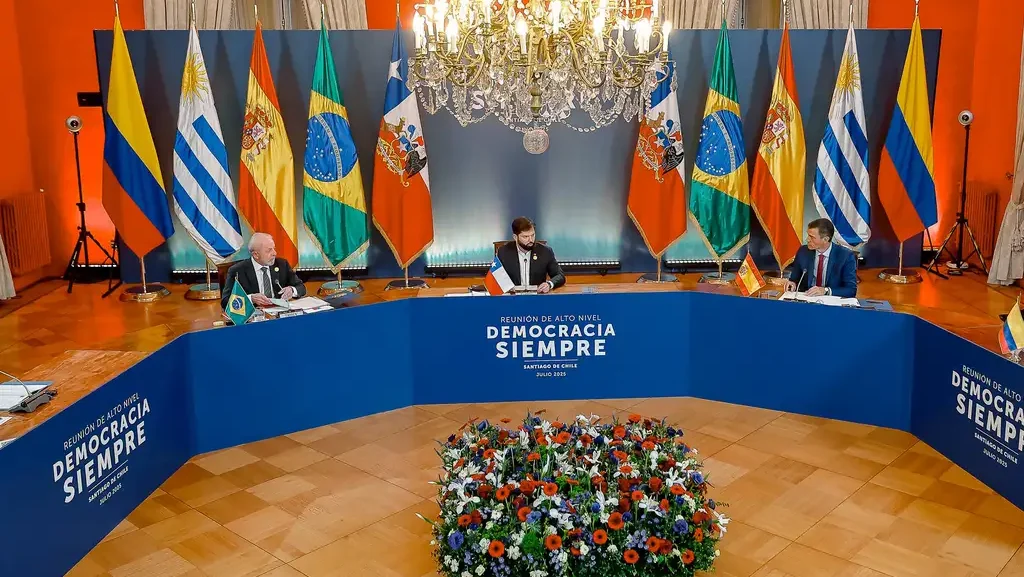 em-declaracao-final-paises-reafirmam-compromisso-em-defesa-da-democracia-chefes-de-governo-durante-reuniao-de-alto-nivel-democracia-sempre-palacio-de-la-moneda-santiago-chile-foto-ricardo-stuckert-pr-tvt-news