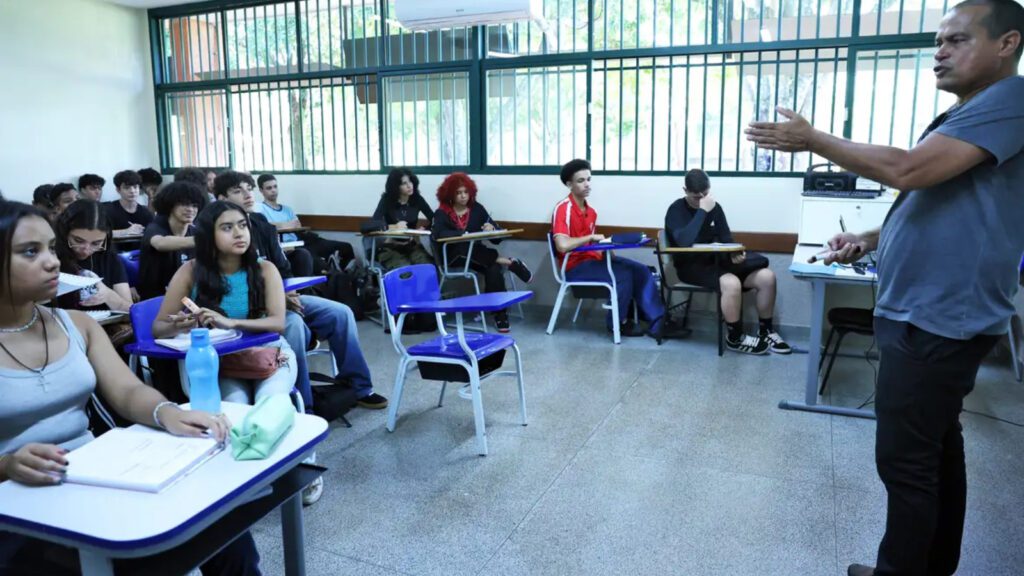 prazo-isencao-cnu-dos-professores-termina-sexta-(4)-as-inscricoes-para-o-exame-vao-de-14-a-25-de-julho-foto:-antonio-cruz-agencia-brasil-tvt-news