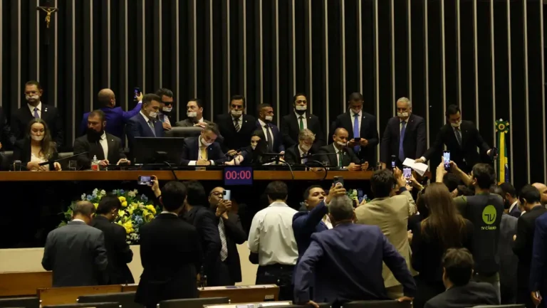 alcolumbre-motta-pedem-dialogo-ocupacao-plenarios-tvt-news