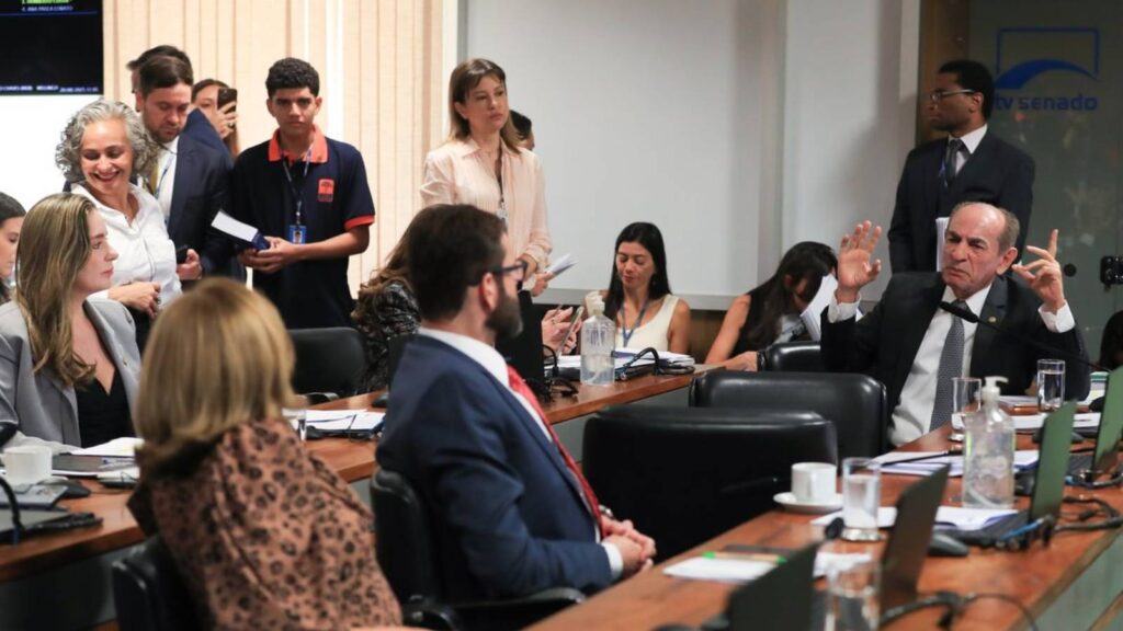 ccj-do-senado-aprova-novo-codigo-eleitoral-com-900-artigos-relator-reduziu-penas-para-quem-divulgar-fake-news-nas-eleicoes-foto-lula-marques-agenciabrasil-tvt-news