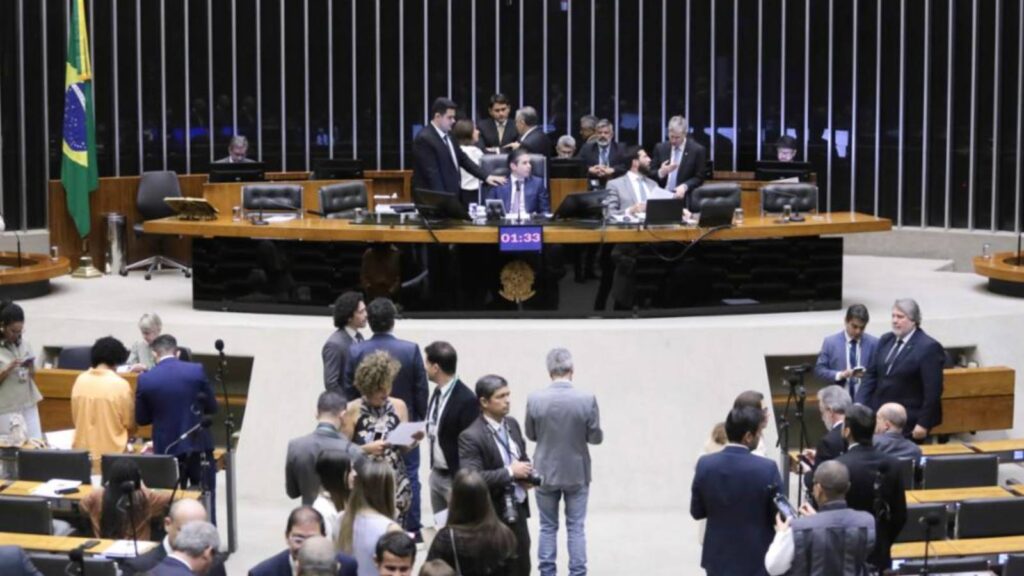 camara-aprova-urgencia-para-isencao-do-ir-ate-r-5-mil-mudanca-deve-beneficiar-diretamente-cerca-de-10-milhoes-de-pessoas-foto-kayo-magalhaes-camara-dos-deputados-tvt-news