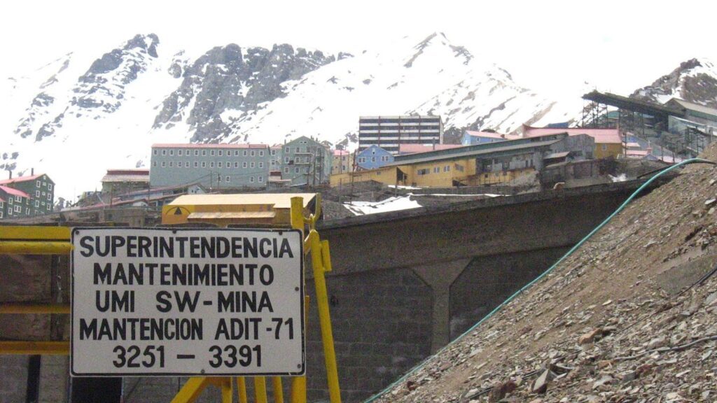 desabamento-mina-cobre-chile-seis-trabalhadores-mortos-gbarindelli-wikimedia-commons-tvt-news