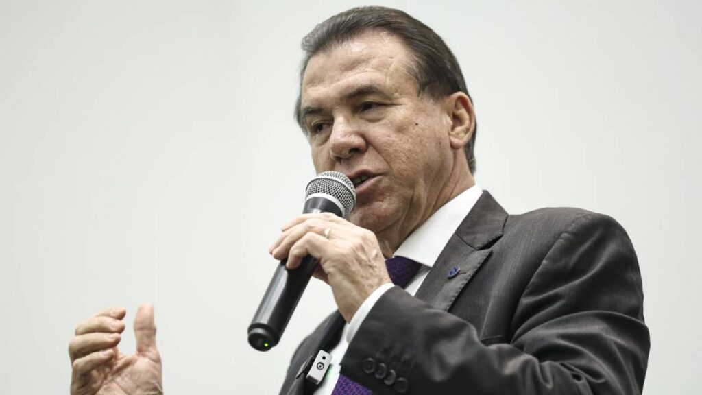 juros-alto-preocupa-mais-que-tarifaco-diz-luiz-marinho-peco-para-o-santo-dos-juros-baixar-esse-juro-disse-ministro-foto-marcelo-camargo-agenciabrasil-tvt-news