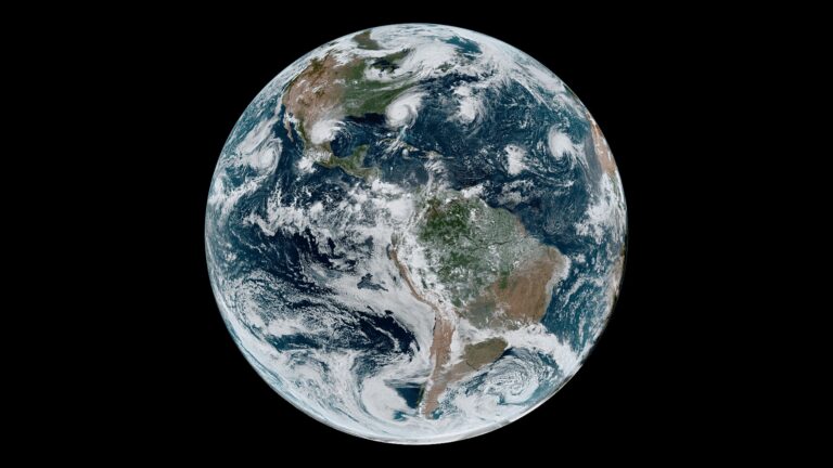 uniao-africana-quer-mudanca-no-mapa-mundi-hoje-distorcido-e-desatualizado-mapa-mundi-politico-da-equal-earths-imagem-equal-earths-reproducao-tvt-news-planeta-terra-foto-nasa-wiki-communs-reproducao-tvt-news