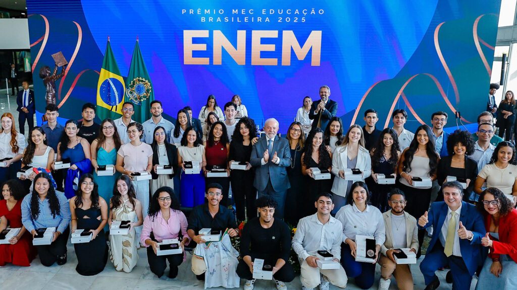 premio-mec-governo-lula-premia-estados-municipios-estudantes-desempenho-escolar-ricardo-stuckert-pr-tvt-news