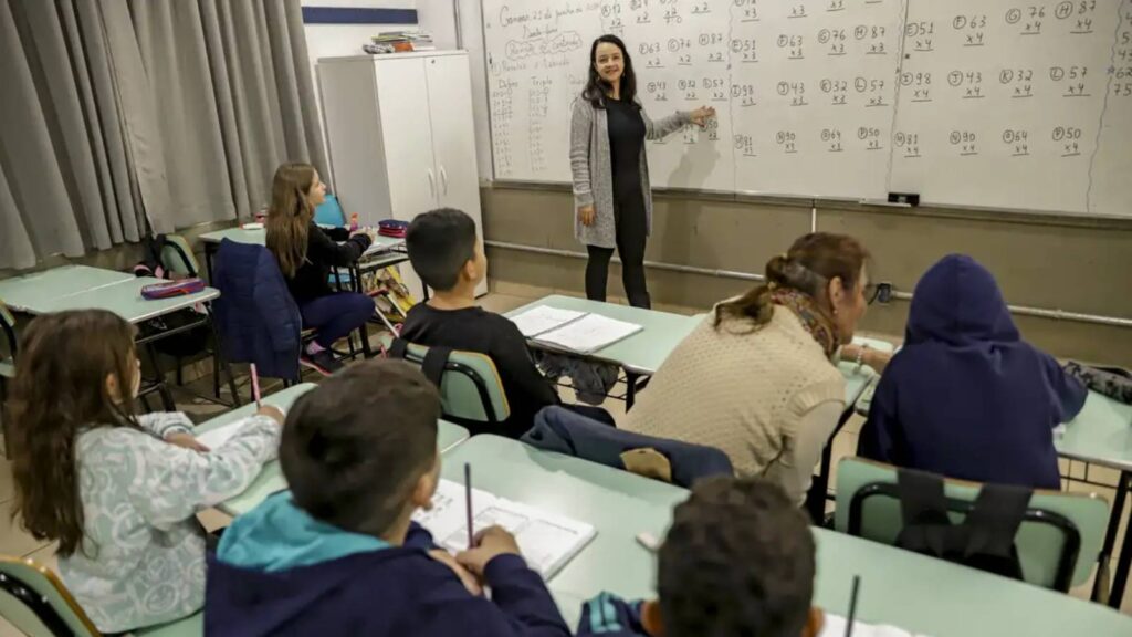 mec-lanca-curso-de-180-horas-para-professores-do-ensino-medio-publico-curso-usa-um-curriculo-em-espiral-que-revisita-e-aprofunda-os-temas-foto-bruno-peres-agenciabrasil-tvt-news