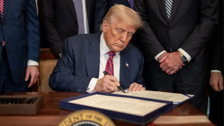 trump-sanciona-mais-membros-tribunal-penal-internacional-the-white-house-tvt-news