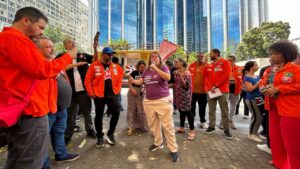 pelo-fim-dos-descontos-abusivos-da-previdencia-petroleiros-fazem-ato-no-dia-13-manifestacao-de-petroleiros-em-frente-ao-edisen-sede-da-petrobras-foto-fup-tvt-news