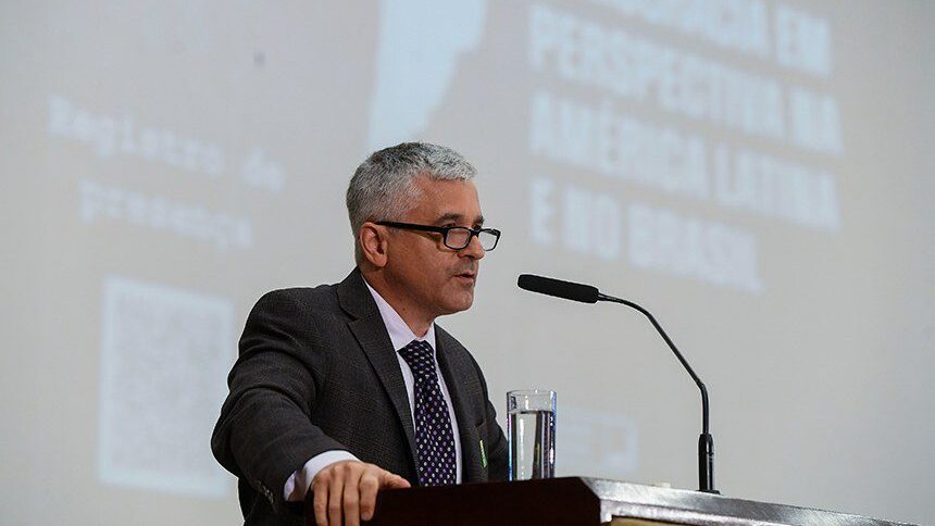 Autor do livro "Como as democracias morrem" se encontra com Lula 1 autor-do-livro-como-as-democracias-morrem-se-encontra-com-lula-o-cientista-politico-norte-americano-steven-levitsky-elogiou-a-atuacao-do-supremo-tribunal-federal-stf-diante-dos-atos-antidemocraticos-de-8-de-janeiro-de-2023-e-do-processo-contra-o-ex-presidente-jair-bolsonaro-foto-marcos-oliveira-agencia-senado-tvt-news