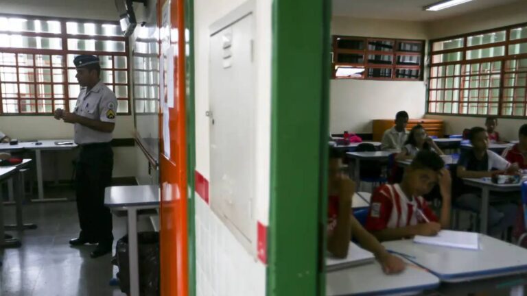 justica-libera-contratacao-de-pms-para-escolas-civico-militares-em-sp-apeoesp-havia-ingressado-com-uma-acao-contraria-a-contratacao-de-policiais-foto-marcelo-camargo-agenciabrasil-tvt-news