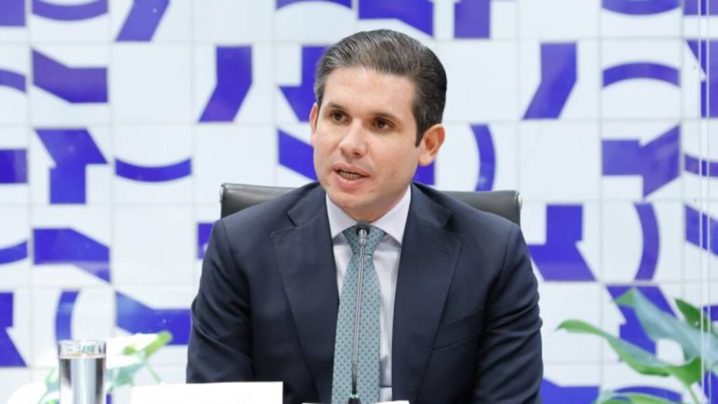 motta-pauta-urgencia-do-projeto-de-isencao-do-ir-ate-r-5-mil-vai-ajudar-milhoes-de-brasileiros-disse-motta-foto-marina-ramos-camara-dos-deputados-tvt-news