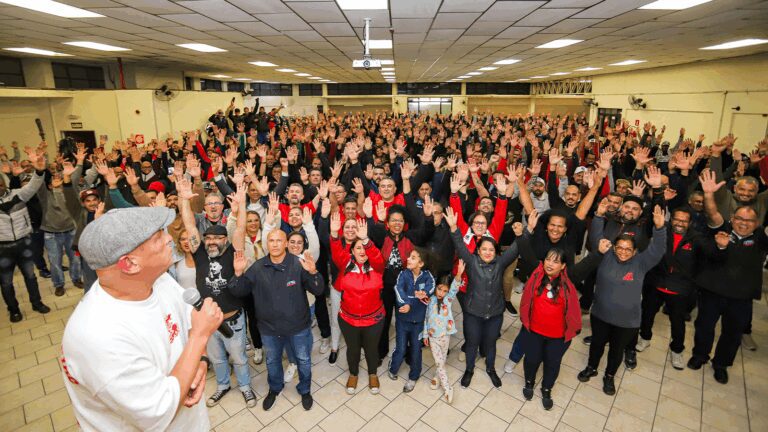 metalurgicos-do-abc-aprovam-reajuste-salarial-de-6-4-porcento-a-proposta-foi-aprovada-em-assembleia-geral-da-campanha-salarial-foto-adonis-guerra-metalurgicos-do-abc-tvt-news