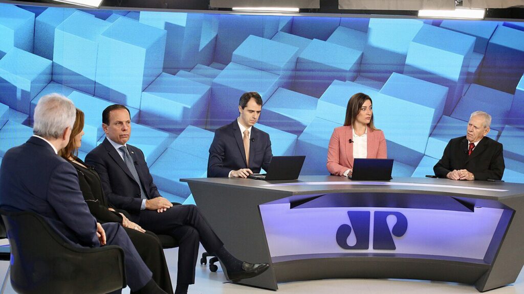 mpf-pede-a-justica-cancelamento-das-outorgas-da-jovem-pan-o-ministerio-publico-federal-mpf-reforcou-pedido-de-cancelamento-de-outorgas-de-radiodifusao-da-emissora-jovem-pan-foto-governo-do-estado-de-sao-paulo-entrevista-para-o-jornal-da-manha-da-radio-e-tv-jovem-pan-em-05-11-2019-wikimedia-commons-tvt-news