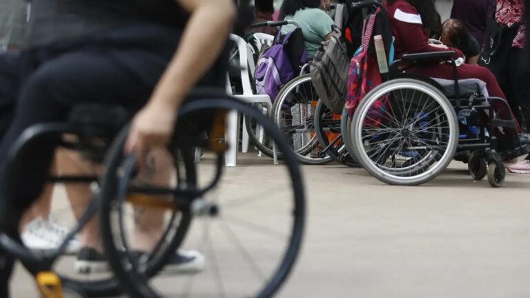 feira-online-7-mil-vagas-emprego-pessoas-com-deficiencia-paulo-pinto-agencia-brasil-inclui-pcd
