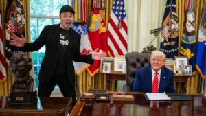 livro-revela-alianca-entre-big-techs-e-complexo-militar-para-guerras-dataficadas-musk-chegou-a-ser-ministro-de-trump-demonstrando-o-poder-das-big-techs-foto-casa-branca-tvt-news