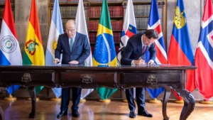 mercosul-e-os-quatro-paises-da-efta-assinam-acordo-de-livre-comercio-mercosul-assina-acordo-de-livre-comercio-com-quatro-paises-europeus-foto-julio-cesar-silva-mdic-tvt-news