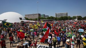 milhares-as-ruas-atos-contra-blindagem-e-anistia-milhares-protestaram-na-esplanada-dos-ministerios-em-brasilia-foto-marcelo-camargo-agencia-brasil-tvt-news