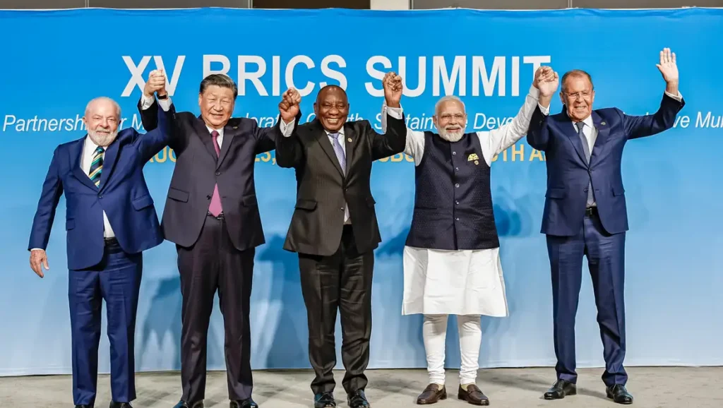 brics-tem-poder-para-ser-nova-lideranca-e-politica-de-trump-e-um-fracasso-para-o-mundo-os-lideres-dos-paises-do-brics-discutiram-nesta-segunda-feira-8-como-ampliar-os-mecanismos-de-comercio-entre-as-nacoes-do-bloco-de-paises-emergentes-o-presidente-lula-organizou-uma-cupula-virtual-com-o-objetivo-de-coordenar-estrategias-centradas-no-multilateralismo-foto-ricardo-stuckert-pr-tvt-news