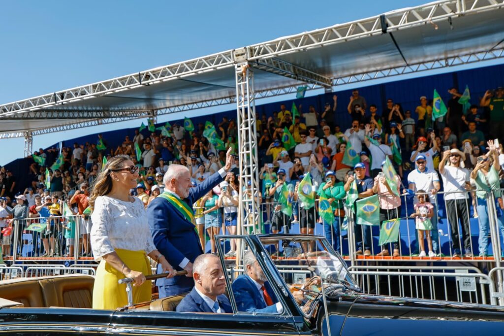 Veja como foi o desfile de 7 de setembro: Brasil soberano 1 assista-ao-desfile-de-7-de-setembro-assiste-ao-pronunciamento-do-presidente-lula-desfile-de-7-de-setembro-enfatizou-a-soberania-do-brasil-alem-dos-avancos-do-pais-sus-e-a-saida-do-mapa-da-fome-foto-ricardo-stuckert-pr-tvt-news