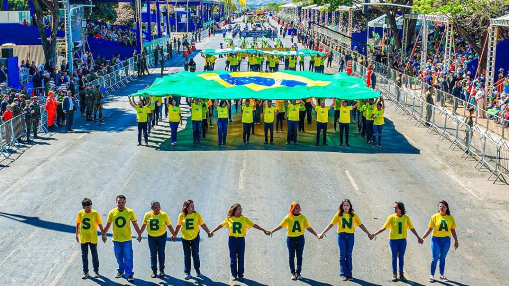 Veja como foi o desfile de 7 de setembro: Brasil soberano 2 assista-ao-desfile-de-7-de-setembro-assiste-ao-pronunciamento-do-presidente-lula-desfile-de-7-de-setembro-enfatizou-a-soberania-do-brasil-alem-dos-avancos-do-pais-sus-e-a-saida-do-mapa-da-fome-foto-ricardo-stuckert-pr-tvt-news